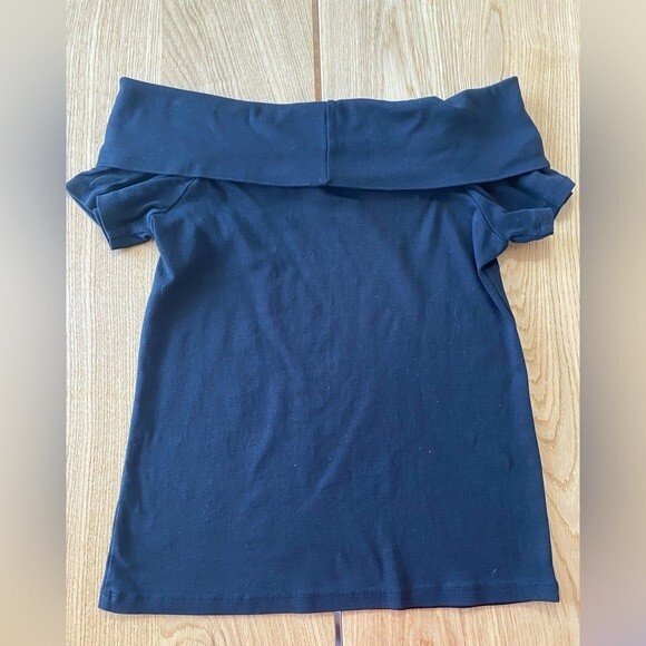 Banana Republic Black Of the Shoulder T-Shirt - Picture 5 of 5